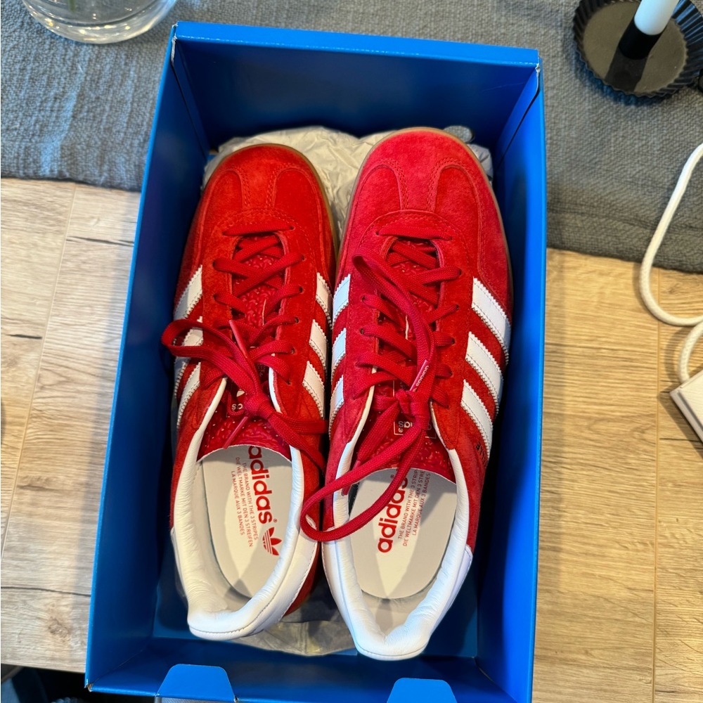 adidas Gazelle Scarlet Cloud White Women’s 8 / Men’s 7